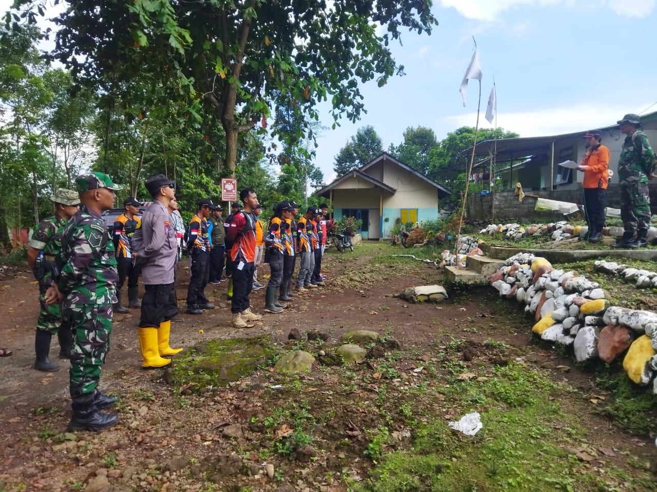 SOSIALIASI DAN SIMULASI KESIAPSIAGAAN BENCANA MEMPERINGATI HKBN 2023 DI KEBUN GUNUNGPASANG KECAMATAN PANTI